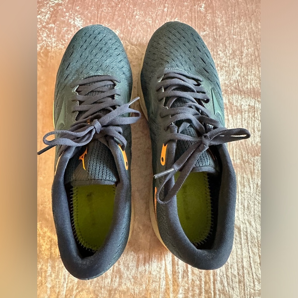 Mizuno Wave Rider 24 Running Shoes - Size 9.5
